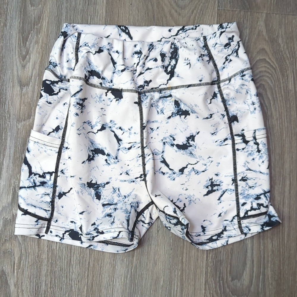 ❤️5/$25 SHEIN Black and White Marble Print Bike Shorts